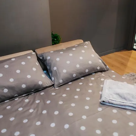 під дубом- Under The Oak *